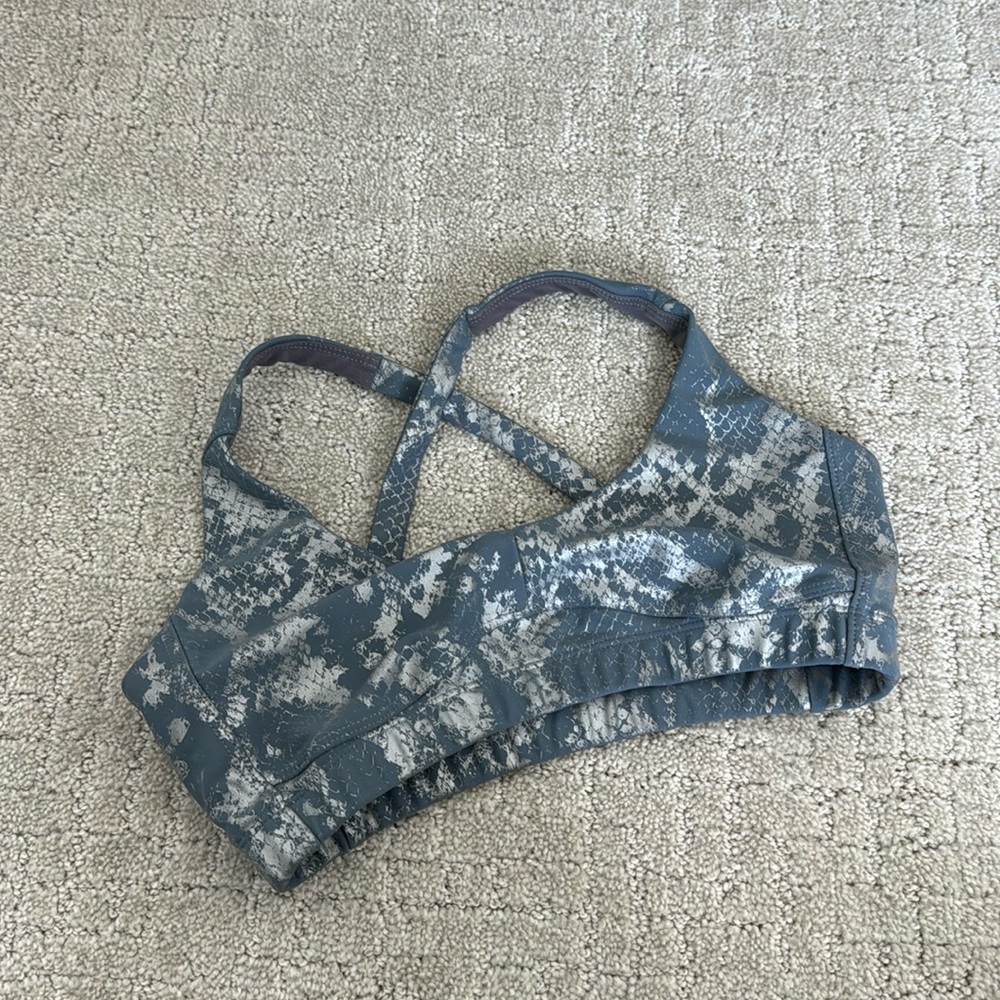 Carbon38 “contour” sports bra in metallic snake print blue grey gray silver